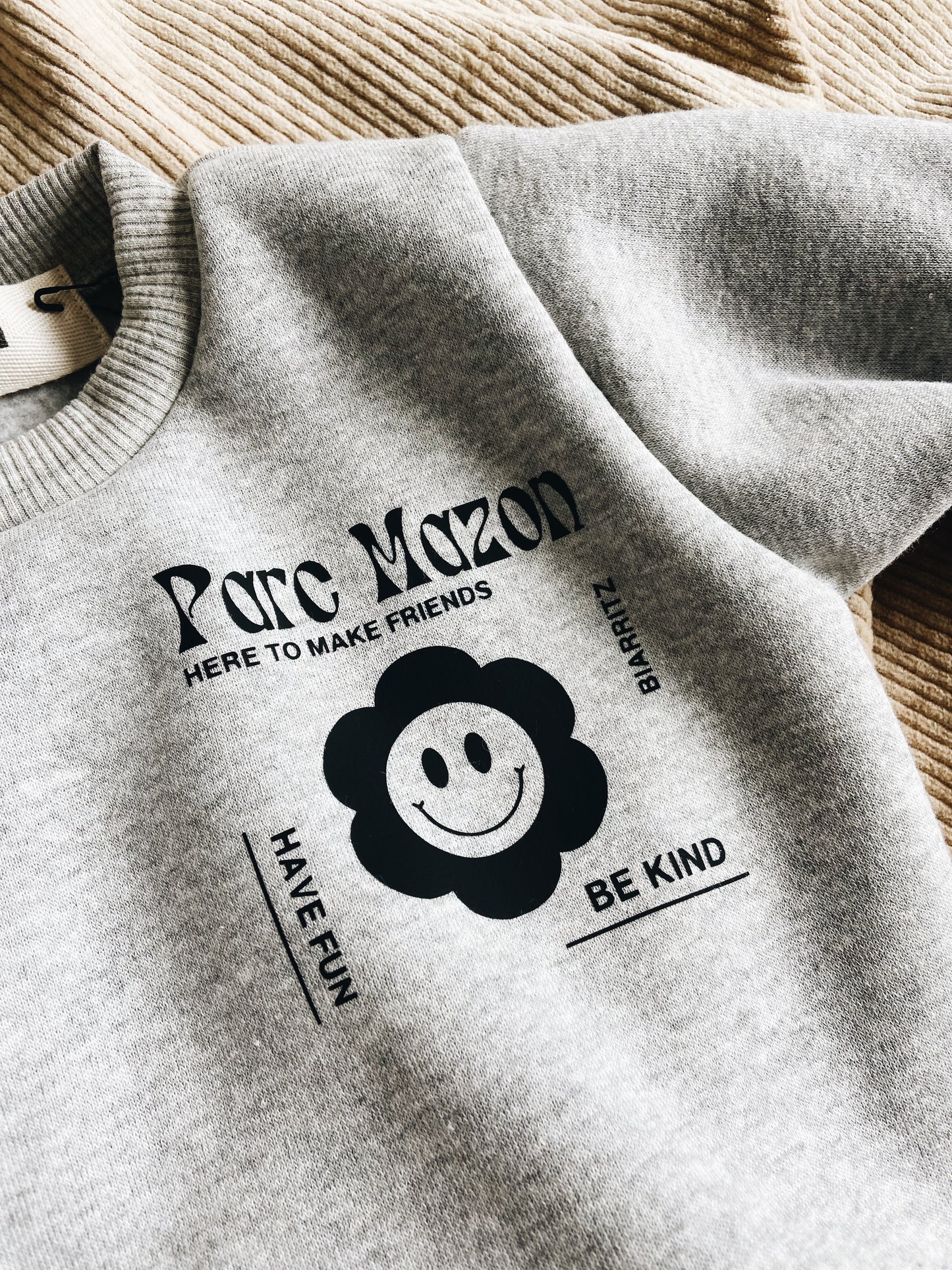"Bon appetit" light beige sweatshirt