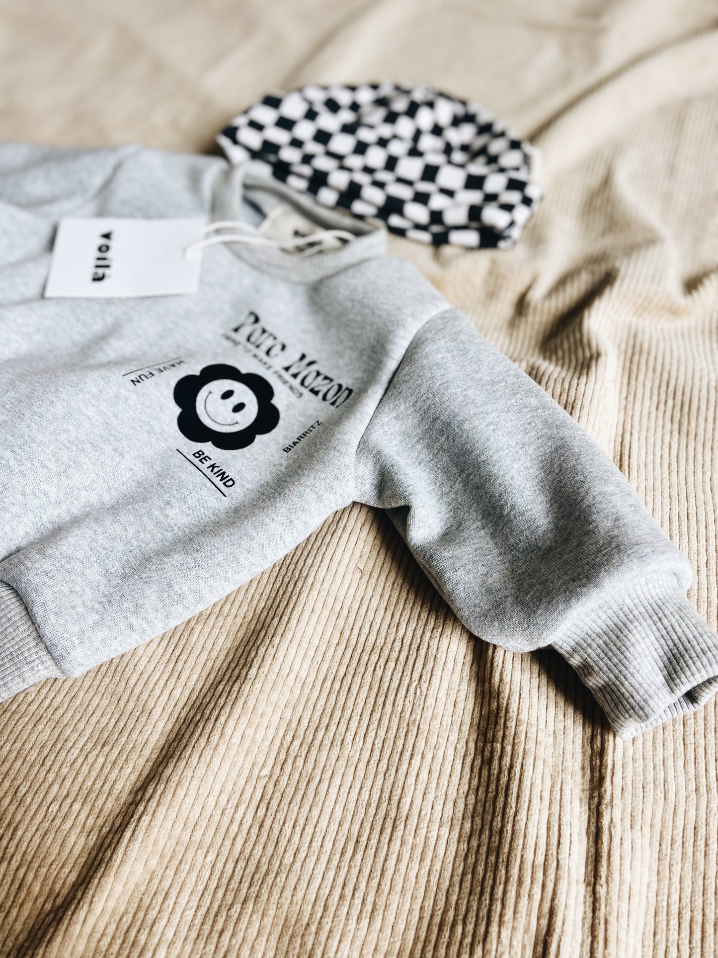"Bon appetit" light beige sweatshirt