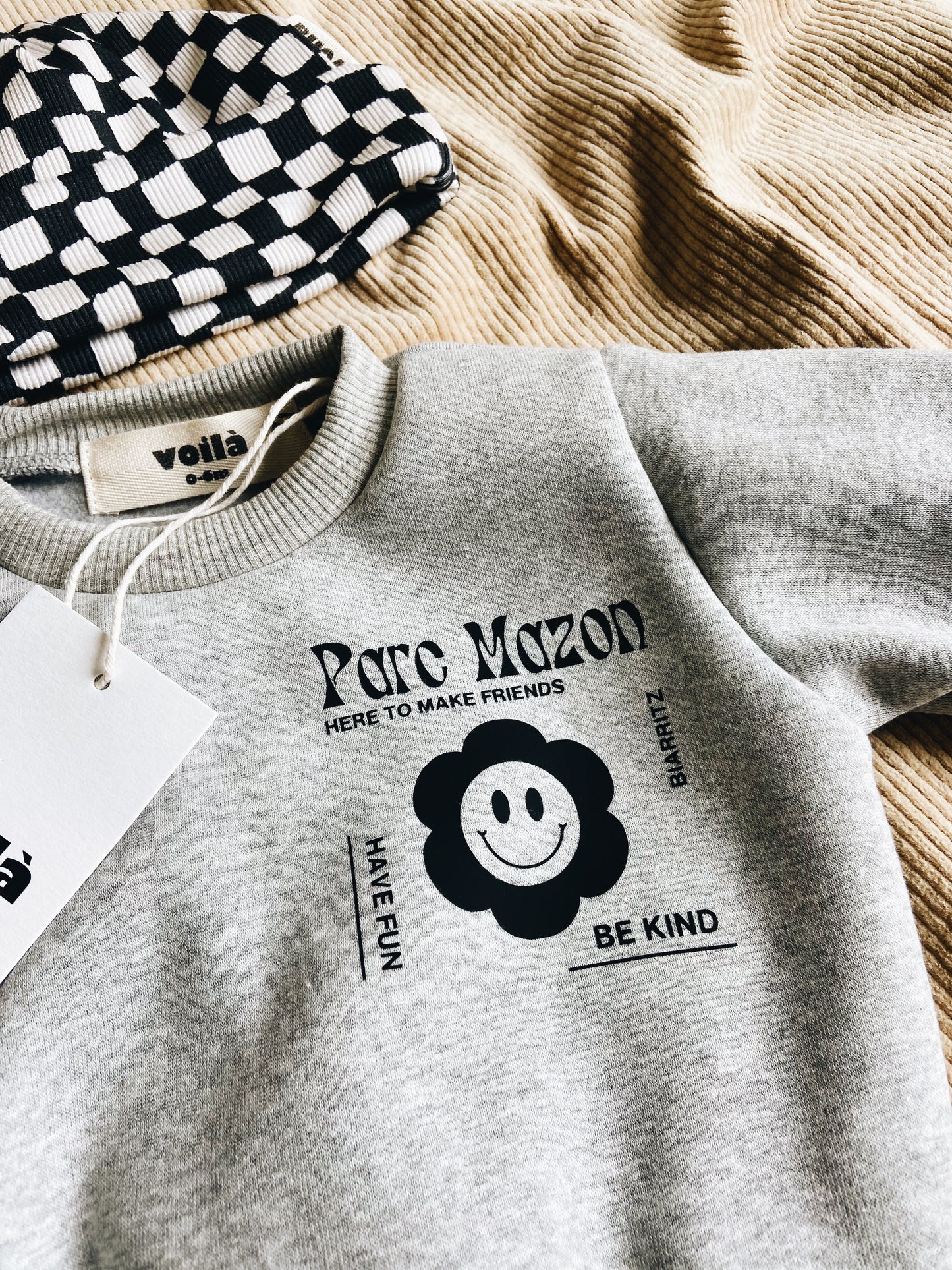 "Bon appetit" light beige sweatshirt