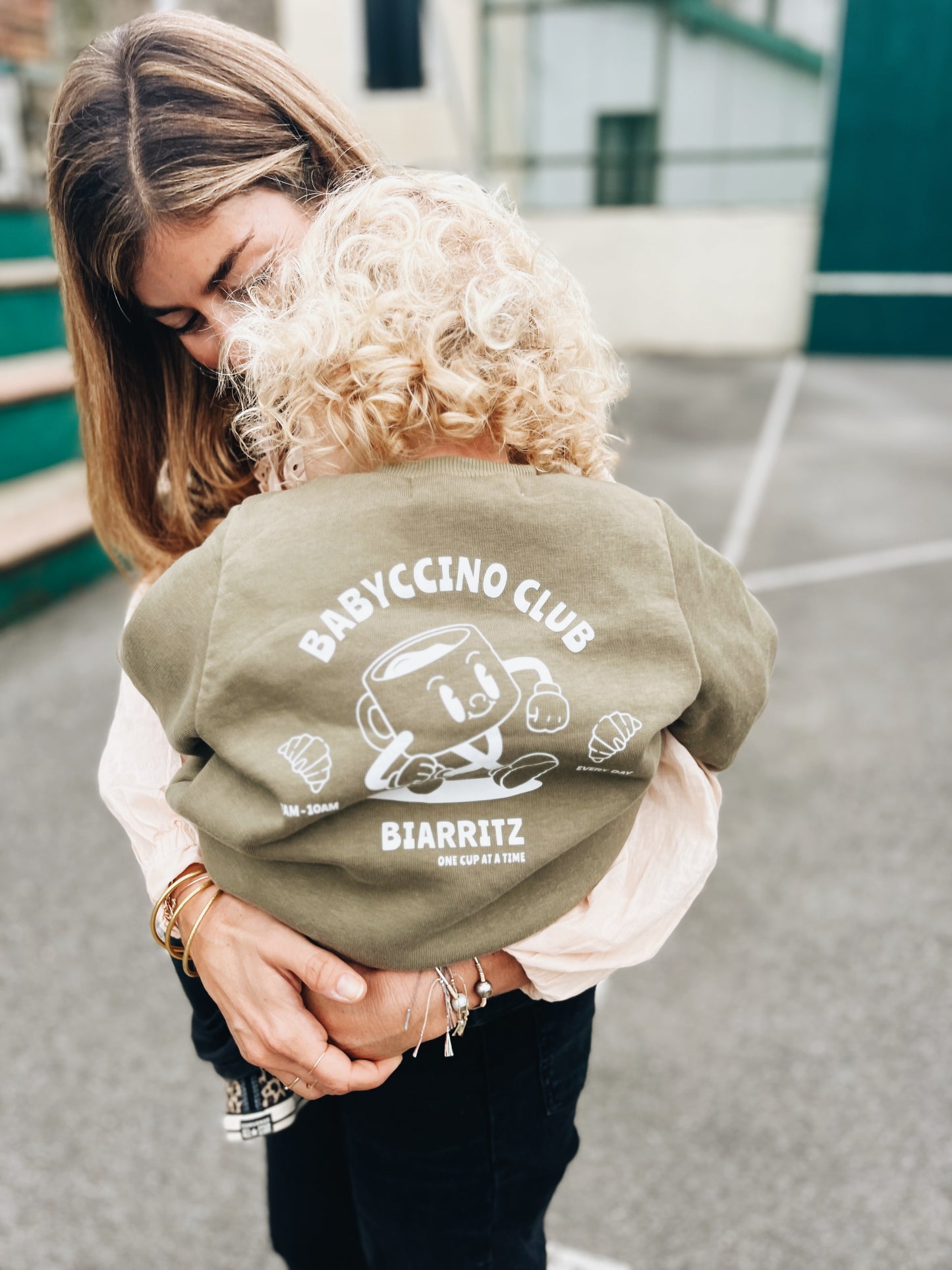 Sweat "Babyccino club" À personnaliser - Vert Olive