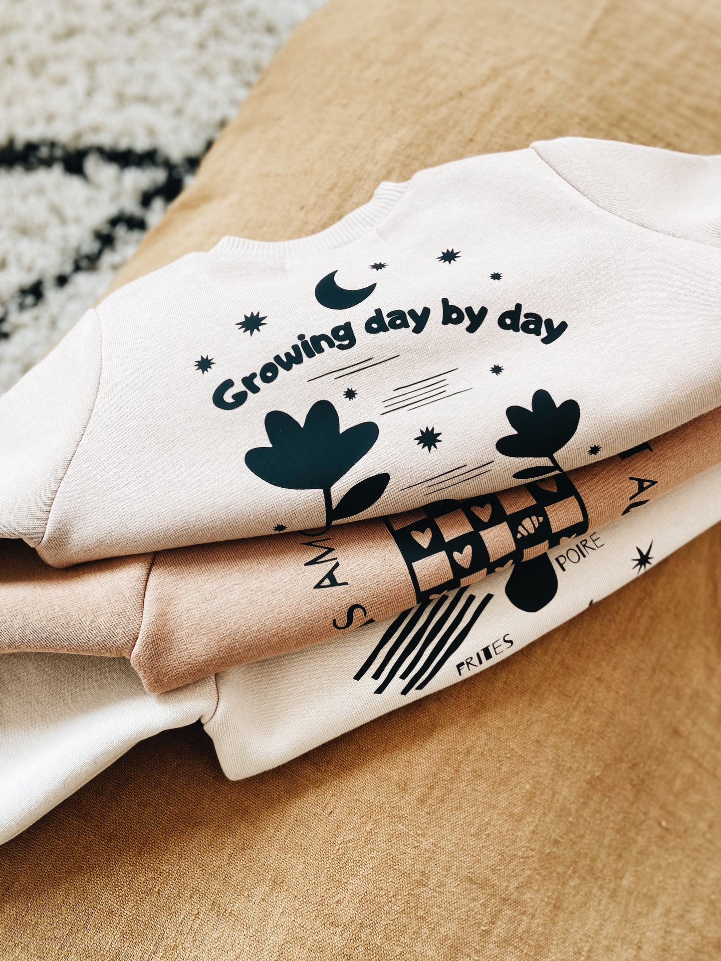 Sweat Beige "Growing day by day"