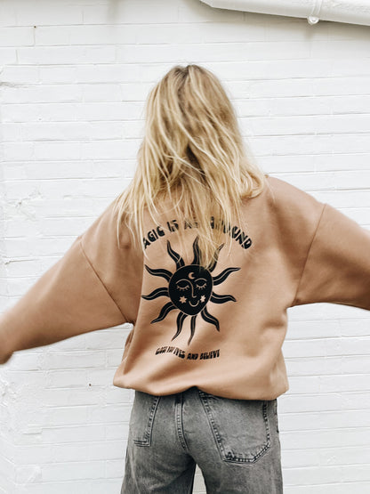 Sweat Adulte "Magic is all around "