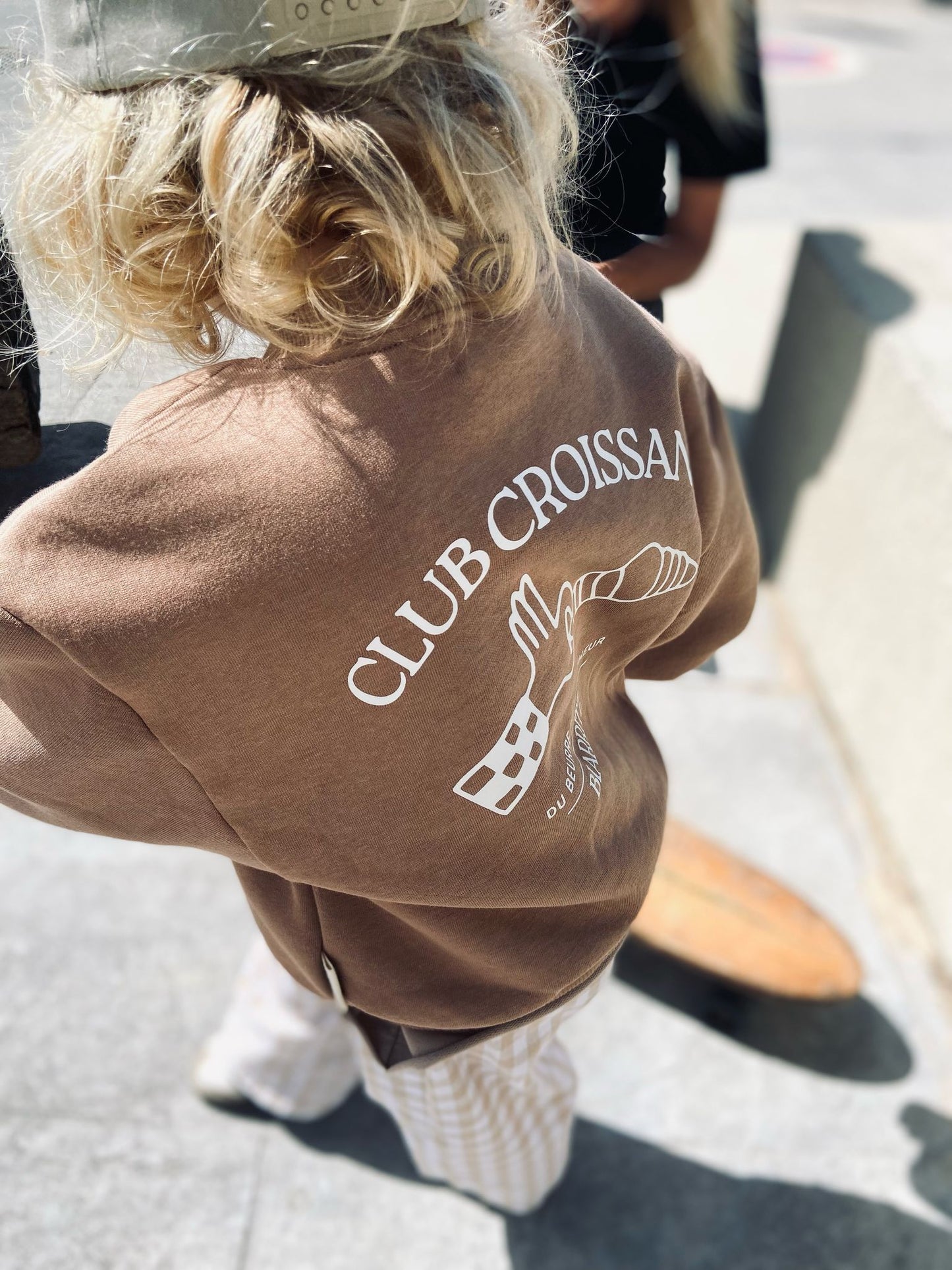 Sweat "Club croissant" À Personnaliser - Noisette